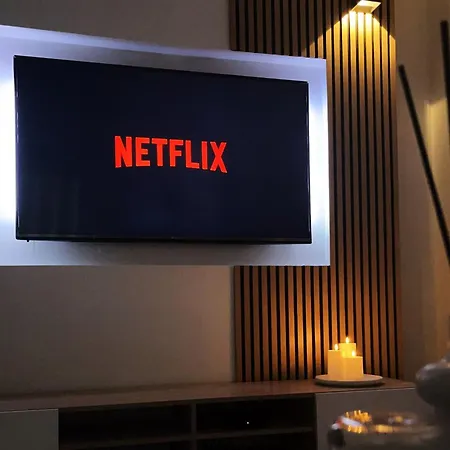 5 Lits, Equipe, Wifi, Netflix * Vaulx-en-Velin